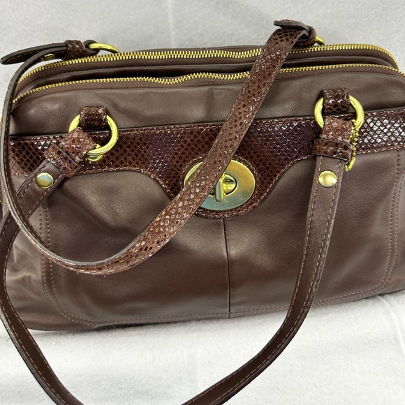 Coach- GUC bag in brown mahogany leather. Snake skin designs with light sparkle. - Picture 1 of 12
